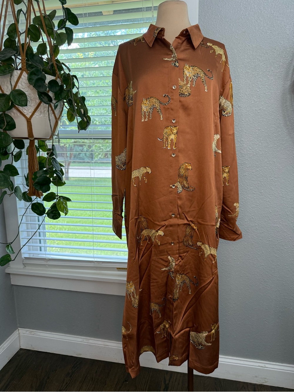 NWT Umgee Leopard Print Tunic Dress Roll Tab Sleeves - Picture 3 of 9